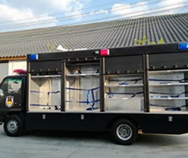 設備運輸車